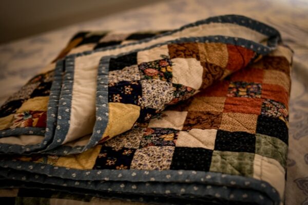 SerenityLayer Linen Quilt